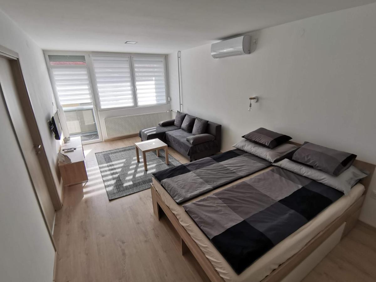 Sweet Life Apartman เอ็กเกอร์ ภายนอก รูปภาพ