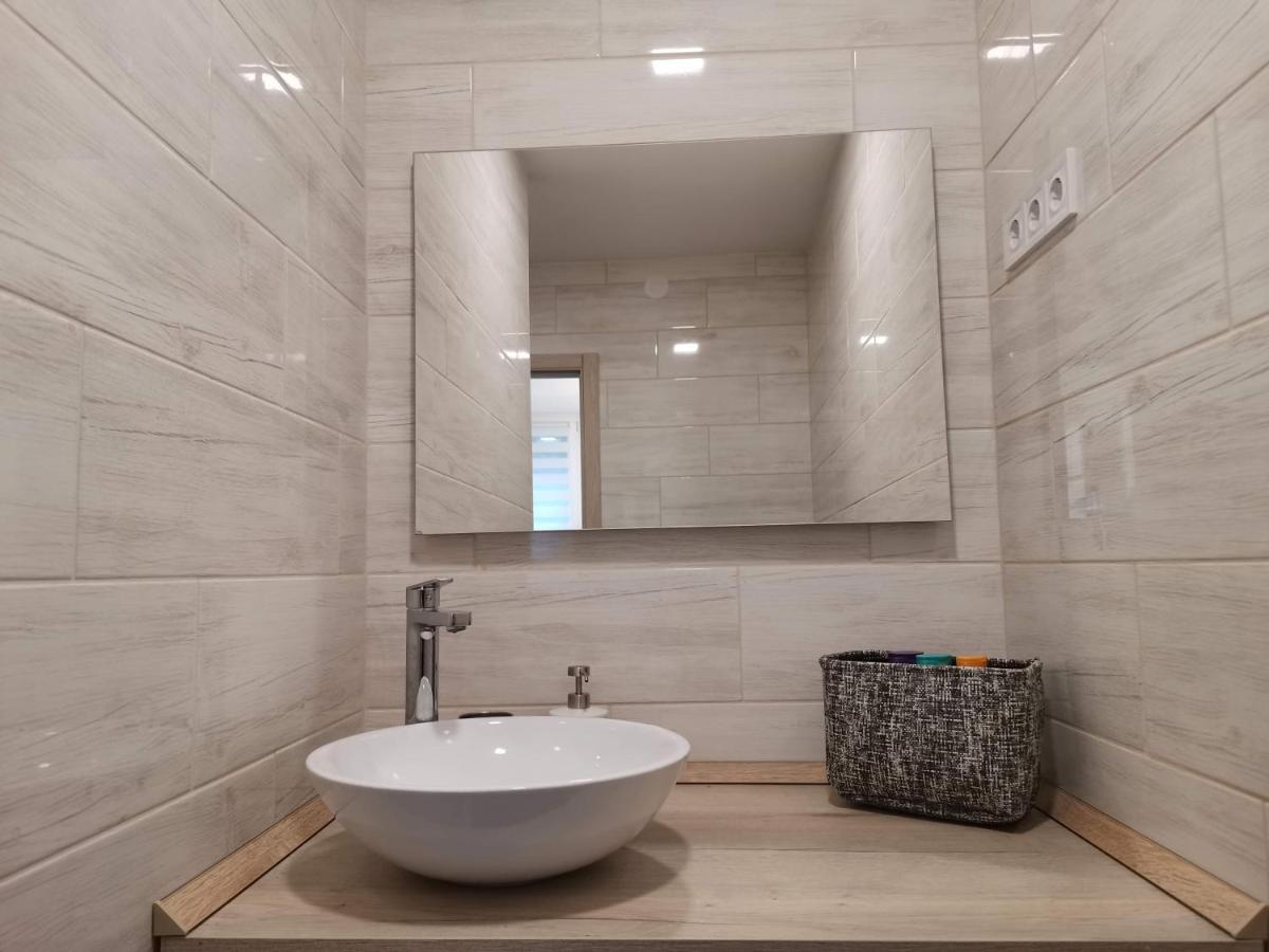 Sweet Life Apartman เอ็กเกอร์ ภายนอก รูปภาพ